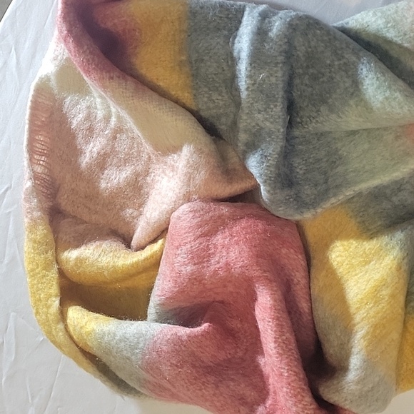 Lauren Conrad Scarf - Picture 6 of 7